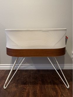 SNOO Smart Sleeper Bassinet + Swaddles & Sheets