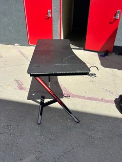 Gaming table