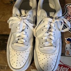 Women’s Nike shoes 9 1/2 size