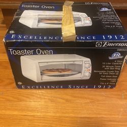 Brand New- Emerson Toaster Oven