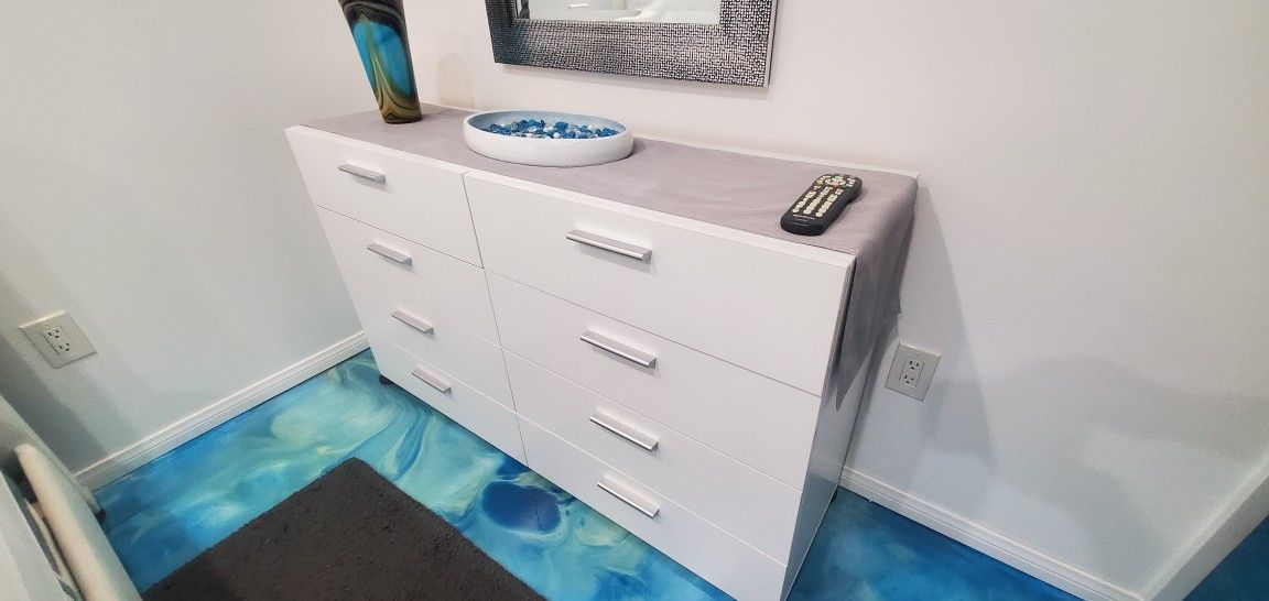 New Dresser Palm Springs 🌴