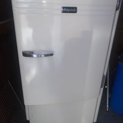 Vintage 1940’s Refrigerator