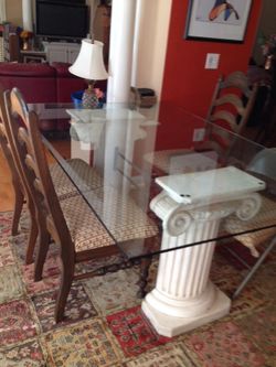 iTALIAN. 1/2 inch thick DINNING RM TABLE. Seats 6 comfortably