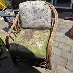 Wicker Table And Chair Free