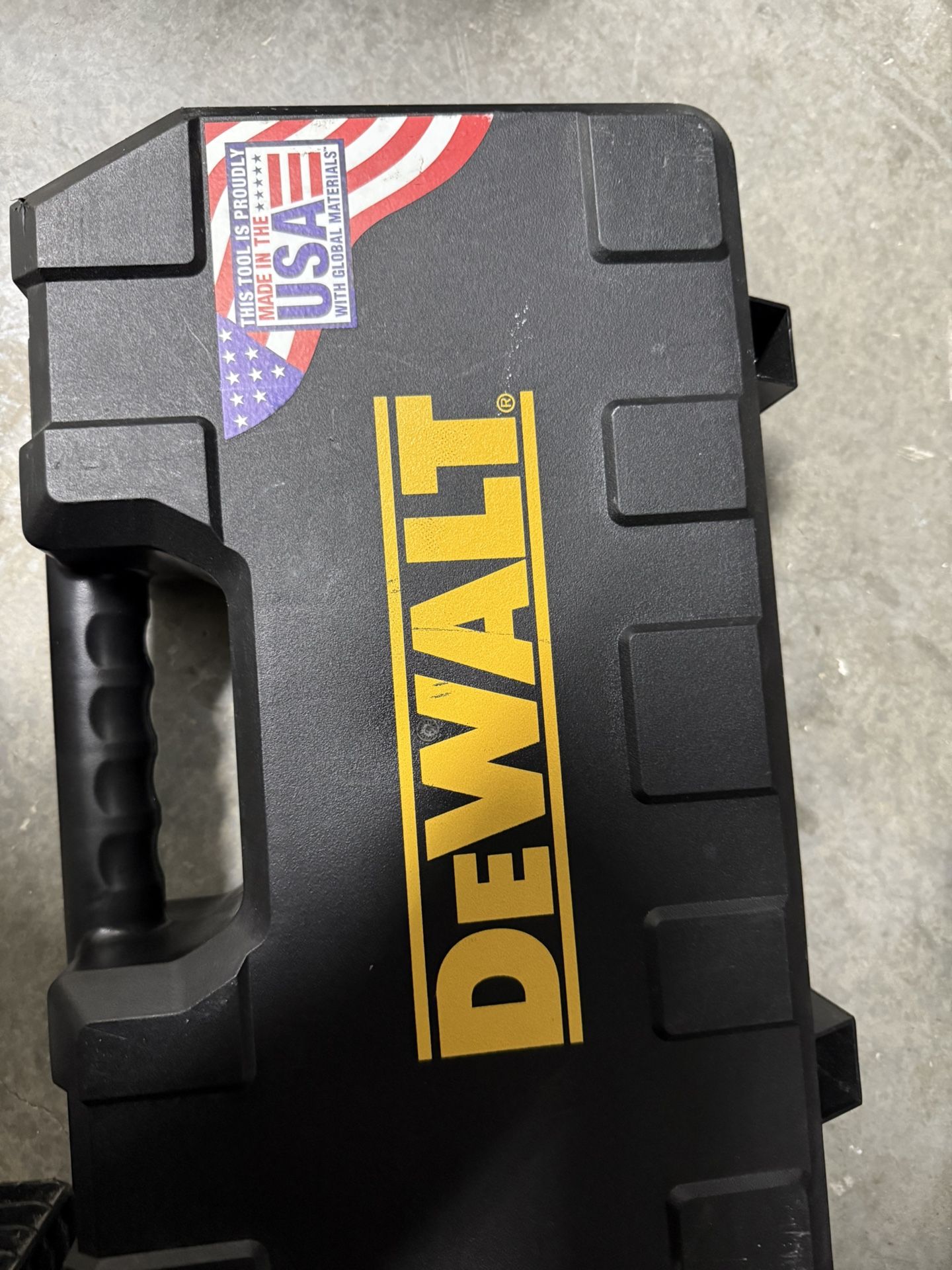 Dewalt DCF887M2 Drill