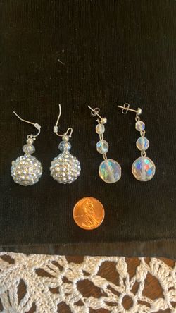 2 pierced earrings