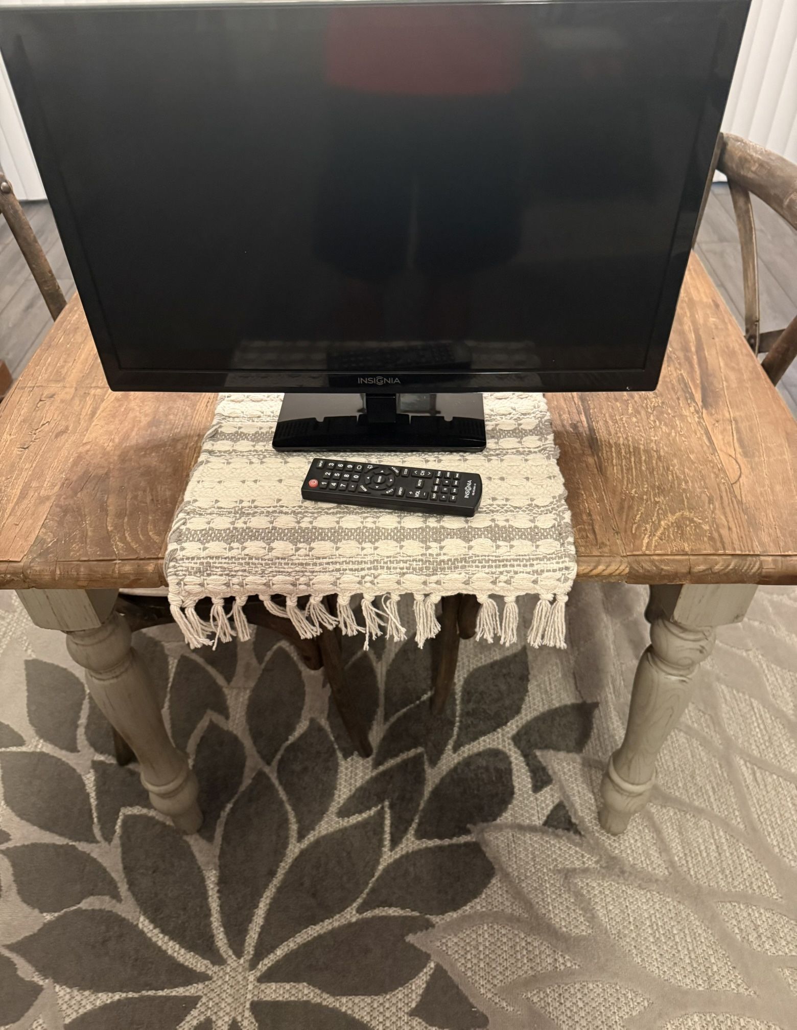 Insignia 24” Tv