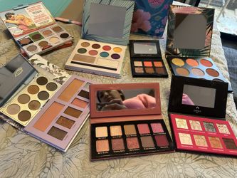 Makeup Pallets.