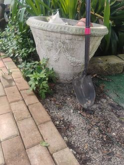 Large Concrete garden pot