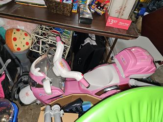 Girls Scotter Power Wheels MOVING MUST GO TODAY