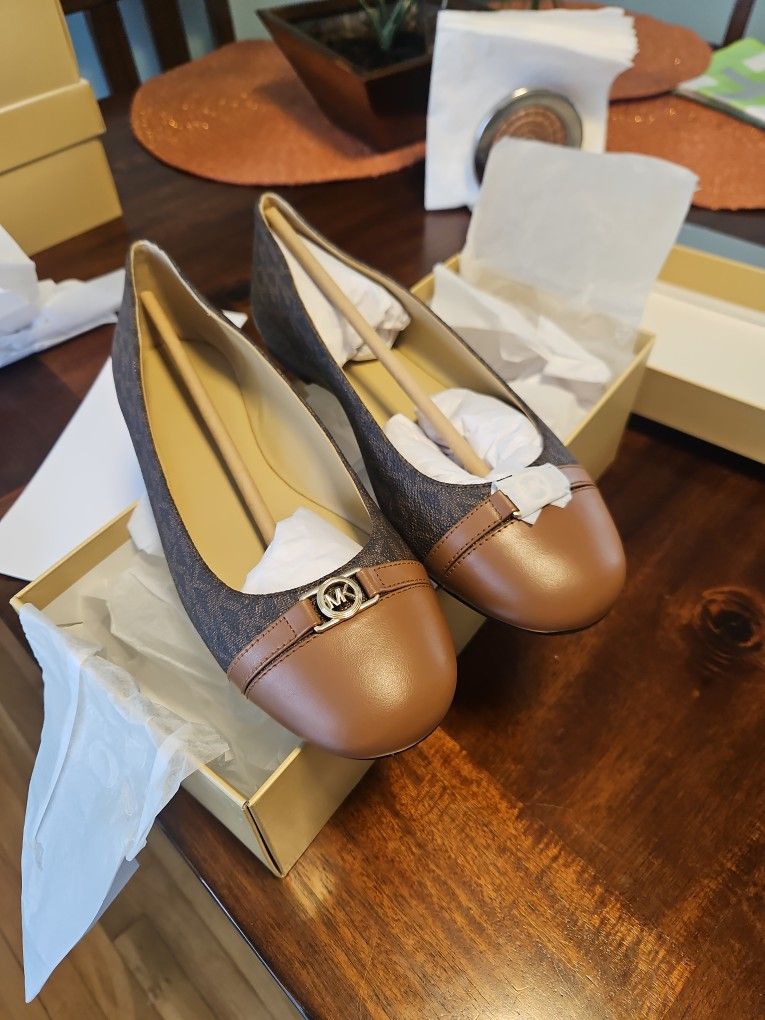 Michael Kors Mandy Flat