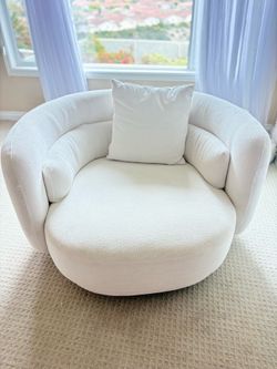 White Swivel Accent Chair Living Spaces- Excellent Condition