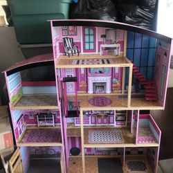 Doll House & Accessories 