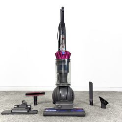 Dyson Ball Animal Vacuum Cleaner w/ attachments - Aspiradora