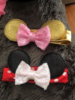 Minnie Mouse bows