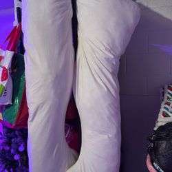 Pregnancy Pillow- Used- Washable- Excellent Condition!! 