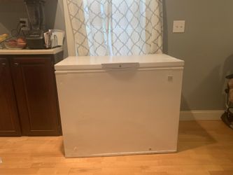 Kenmore large deep freezer