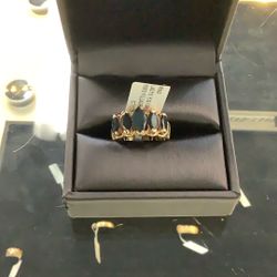 14k yellow gold ring with 5 blue stones size 7