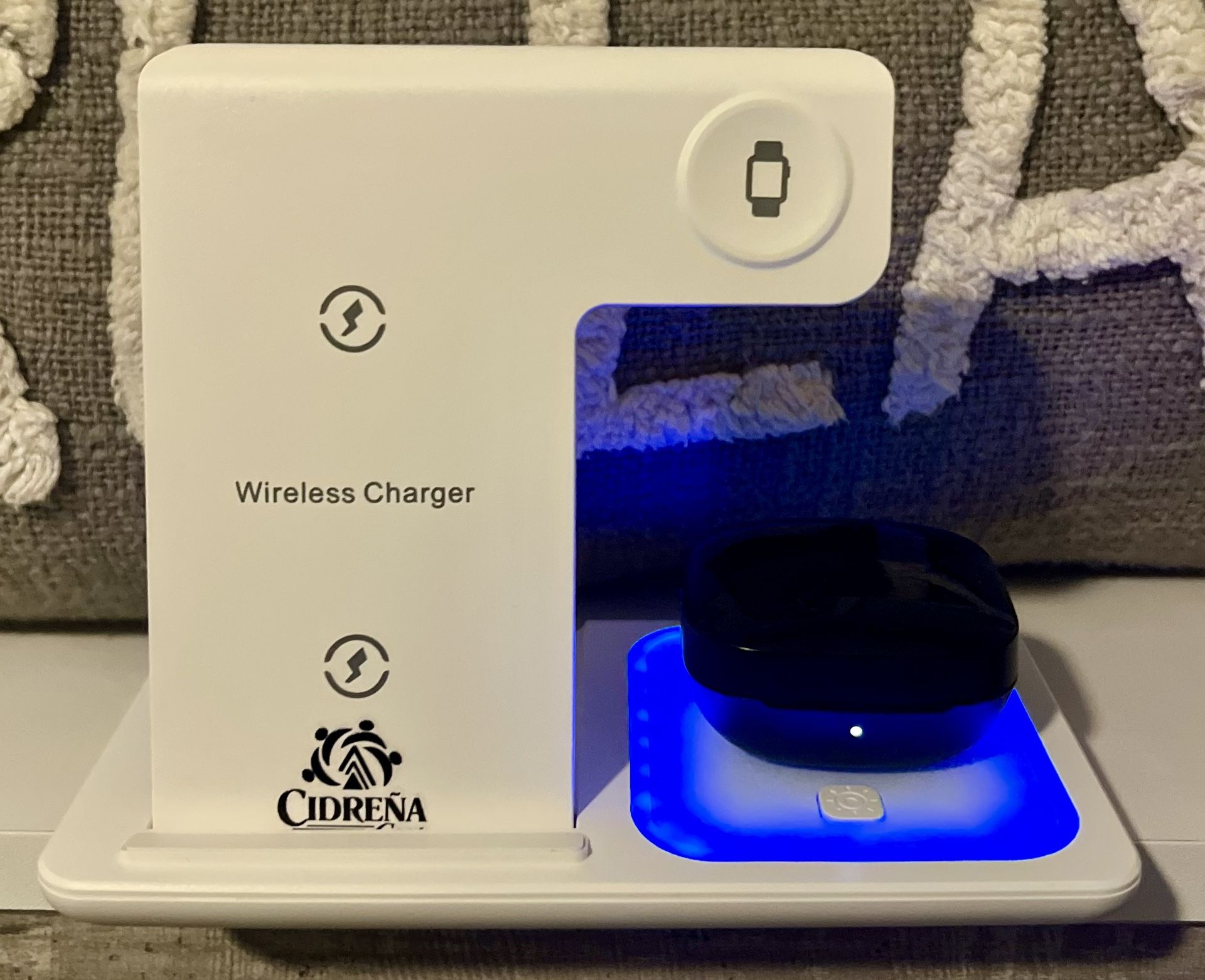 3 N 1 Charger With Light