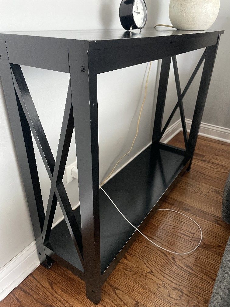 CONSOLE TABLE