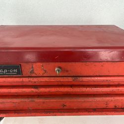 SNAP ON TOOL BOX