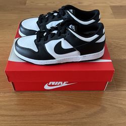 Nike Dunk Panda Size 2