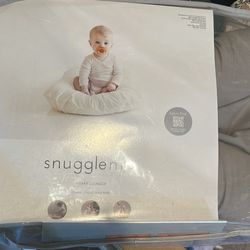 Snuggle Me infant Lounger 