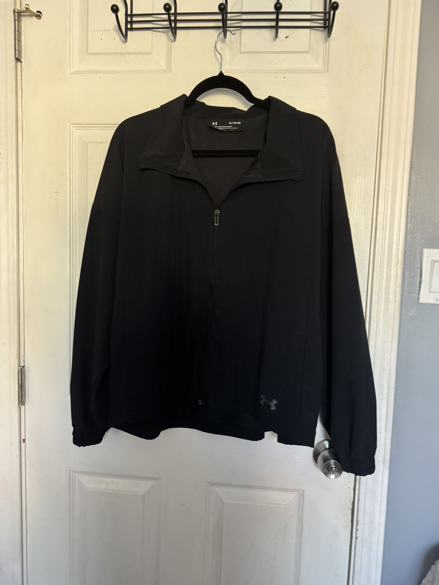 Women’s Underarmour Windbreaker 