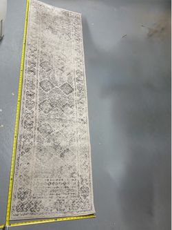 Runner and round rug set