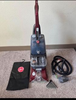 Need to be gone before Sunday ‼️moving ‼️ Hoover carpet cleaner