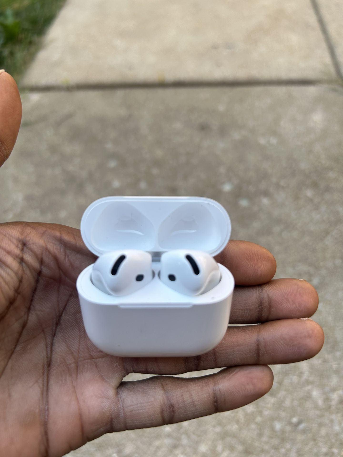 AirPod 4