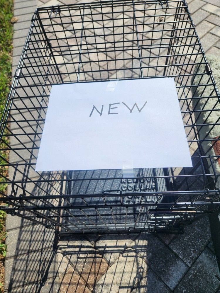 New Dog Crate With 2 Ortho Pads . 24" Long 18" Wide, 20" High