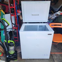 Magic Chef White Chest Freezer