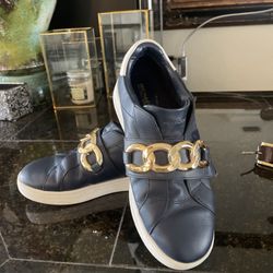 Micheal Kors Navy Leather With Gold Chain 8