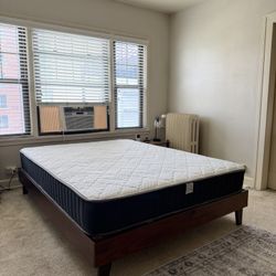 Queen Firm Hybrid Mattress Like New 