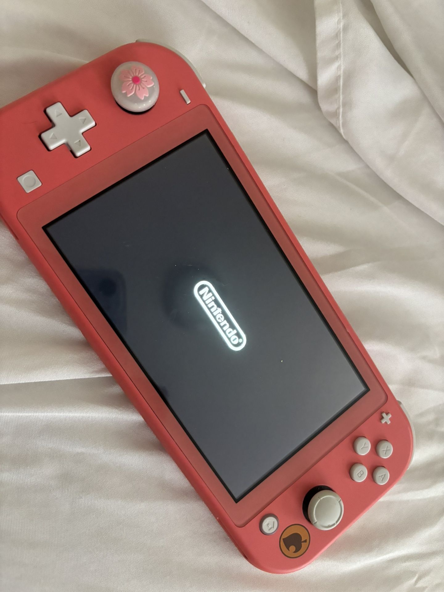 Nintendo Switch Lite Animal Crossing Edition