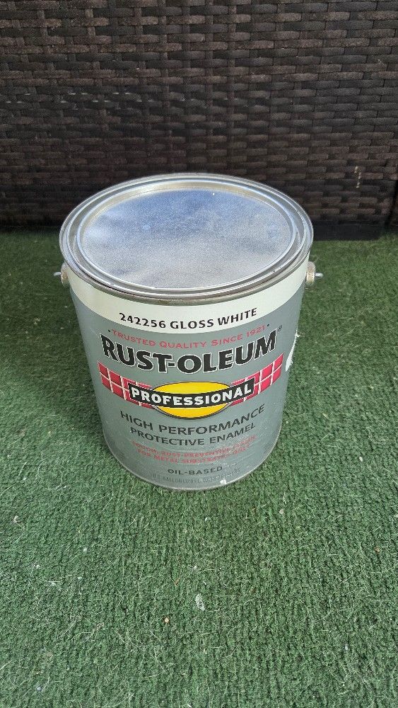 Oil Paint White Brand New Never Open 