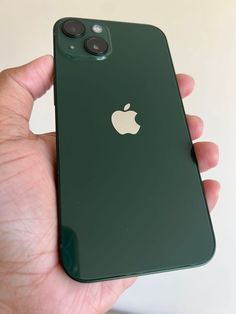 iPhone 13 , Factory Unlocked, Excellent Condition Like New