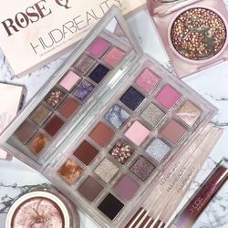 Huda Beauty Rose Quartz Eyeshadow Palette 