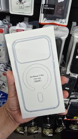 iPhone 17 Pro Clear Magnetic Phone Case