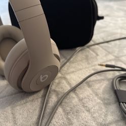 Beats Studio Pro 
