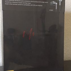 1MORE Triple-Driver In-Ear Headphones