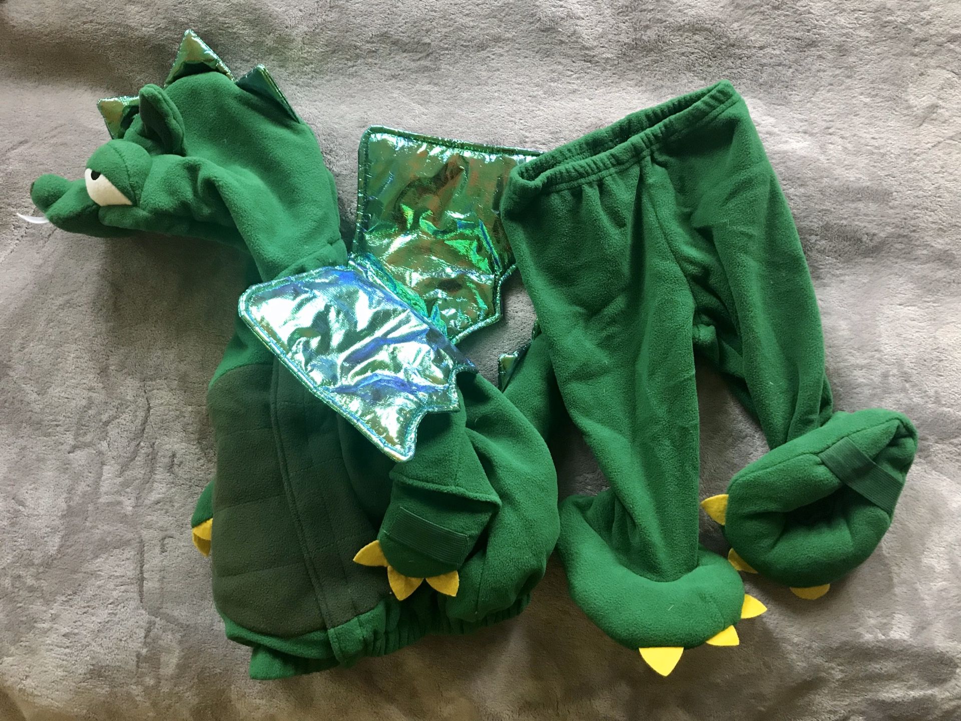 Cute Old Navy dragon costume size 0-6 mo