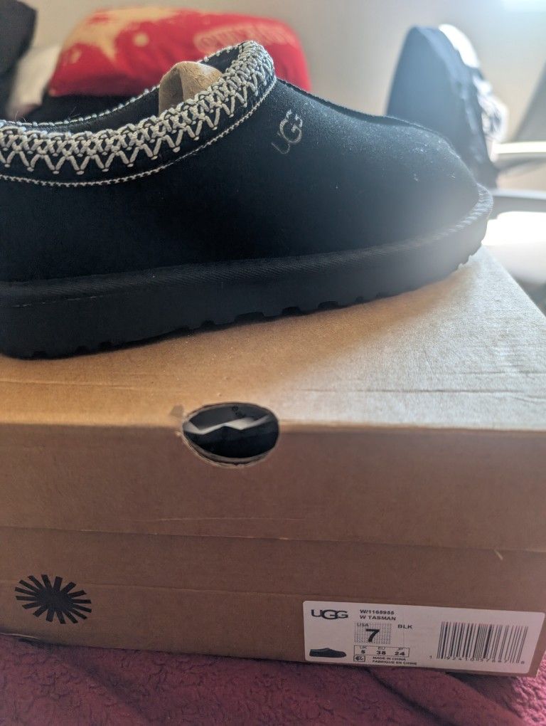 Size 7 Uggs Tasman Slipper