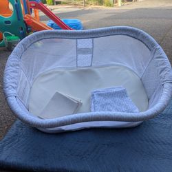 Includes full set with stand and extra linens.