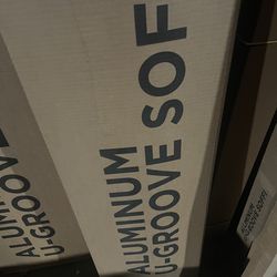 Aluminum soffit triple panel 12’ 20 p box white