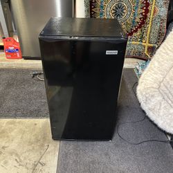 Mini fridge