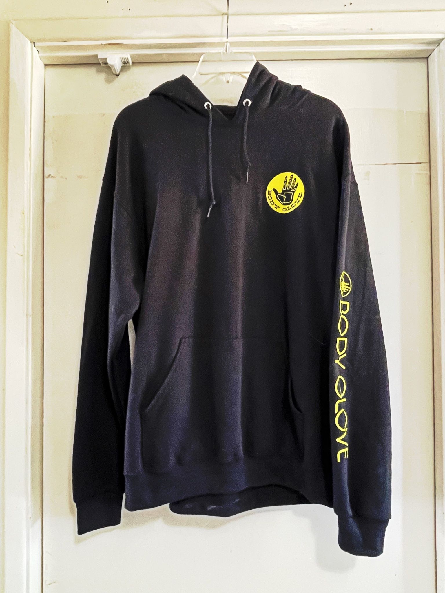 ***NO OFFERS*** NEW Men's Black BODY GLOVE Yellow Logo Fleece HOODIE Size XL