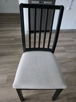 Set of table and 2 chairs