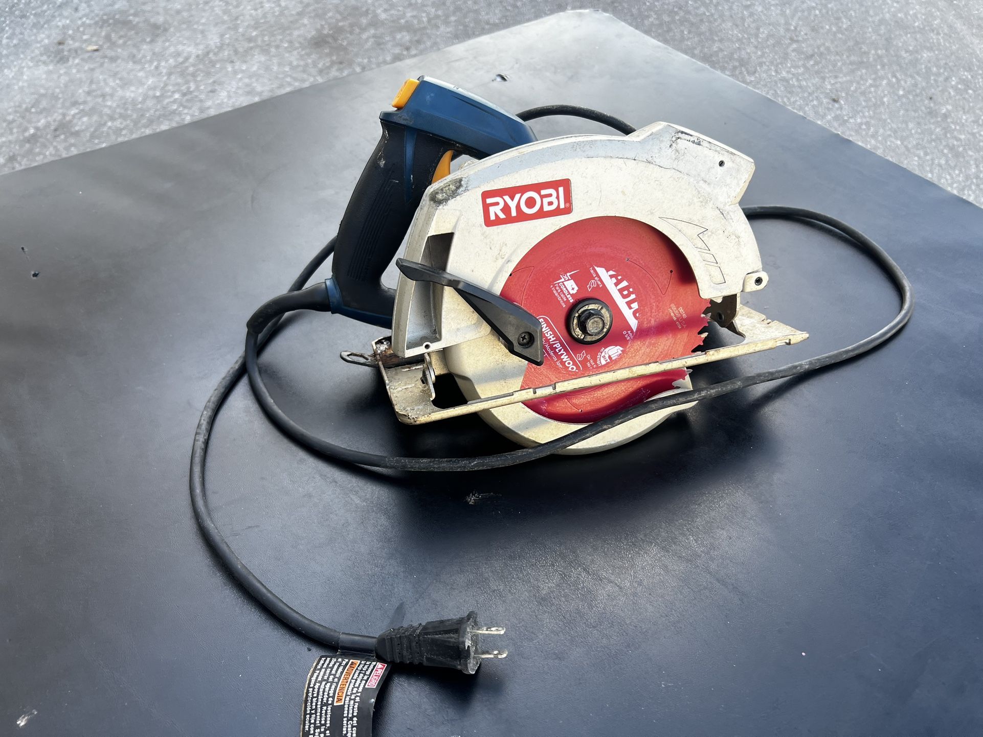 RYOBI 120V Corded 7 1/4 Circular Saw! Model CSB133L Works great!